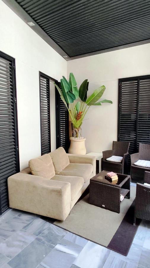 Selecta Elegante Apartamento Con Patio En Centro Historico Seville Luaran gambar