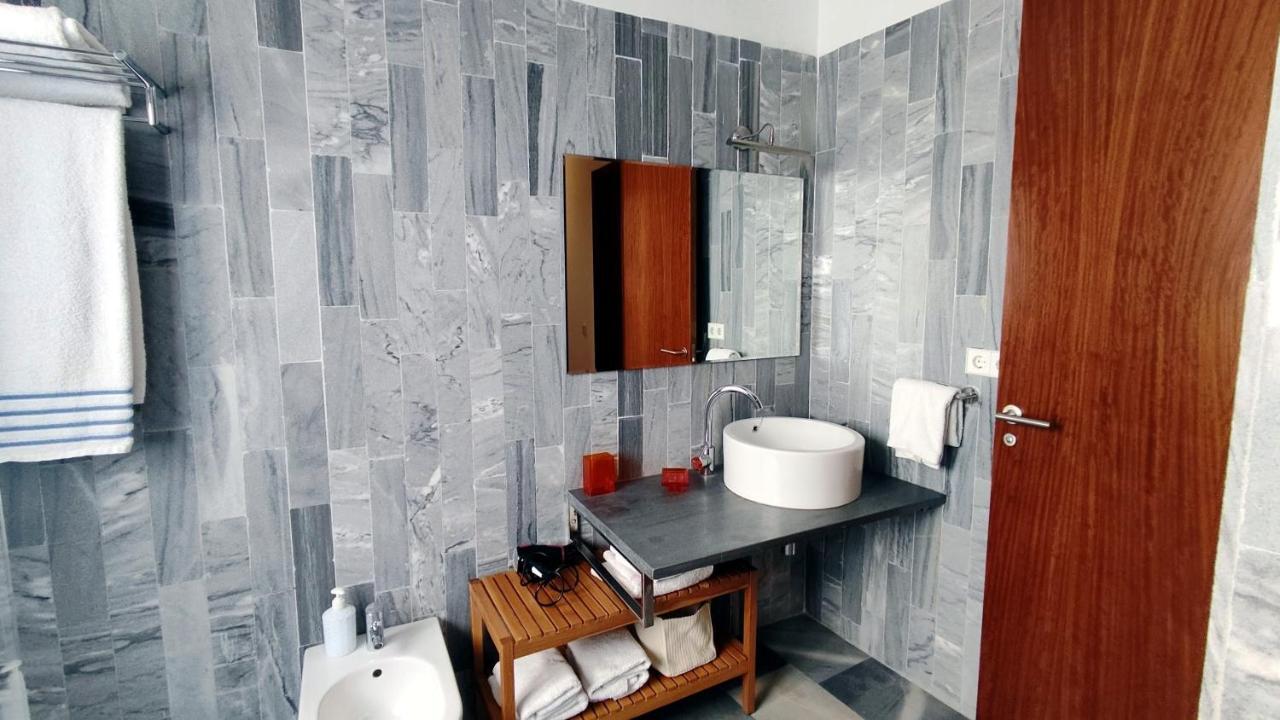 Selecta Elegante Apartamento Con Patio En Centro Historico Seville Luaran gambar